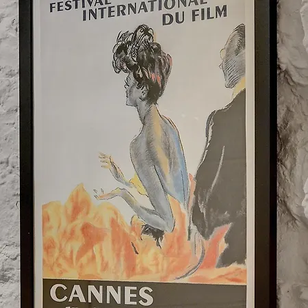 Sandra - Atypical And Charming - Suquet - Vca *